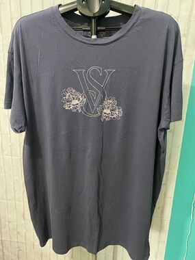 Victoria’s Secret Short Sleeve Embroidered Nightgown size XL